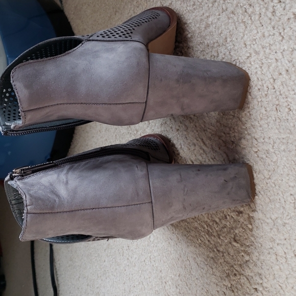 Vince Camuto Boots - Picture 10 of 11